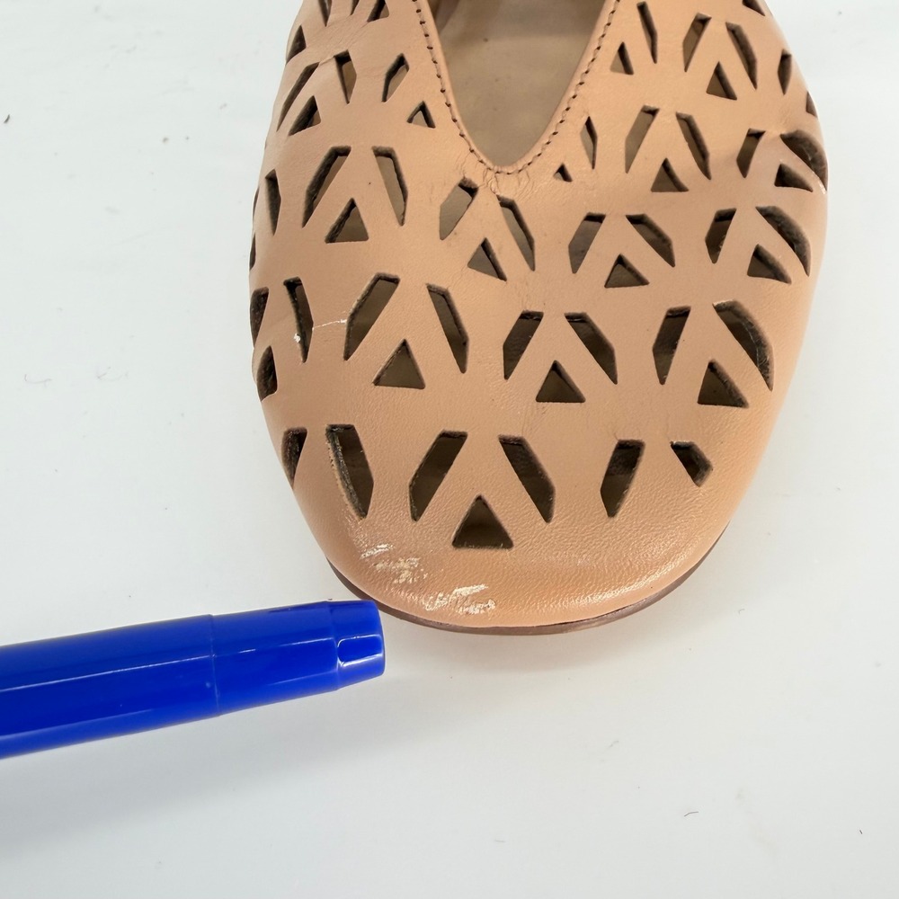 Ann Taylor Tan Leather Laser Cut Mary Jane Flats Gold Buckle Shoes Womens 6.5M - Picture 8 of 8